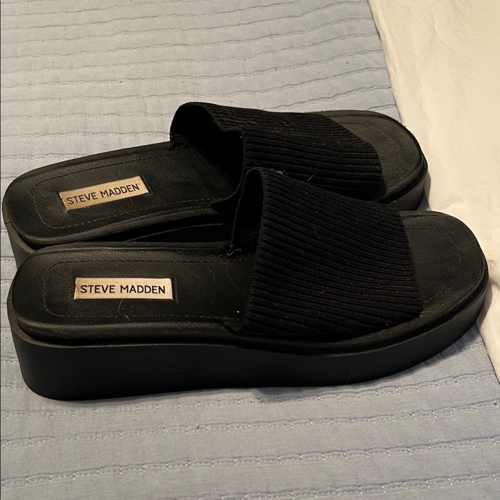 Steve Madden Black Ribbed Slide Sandals